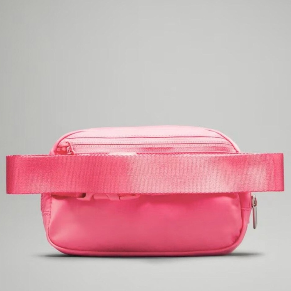 NWT Lululemon Bubblegum Pink Everywhere Belt Bag 1L - Picture 3 of 9